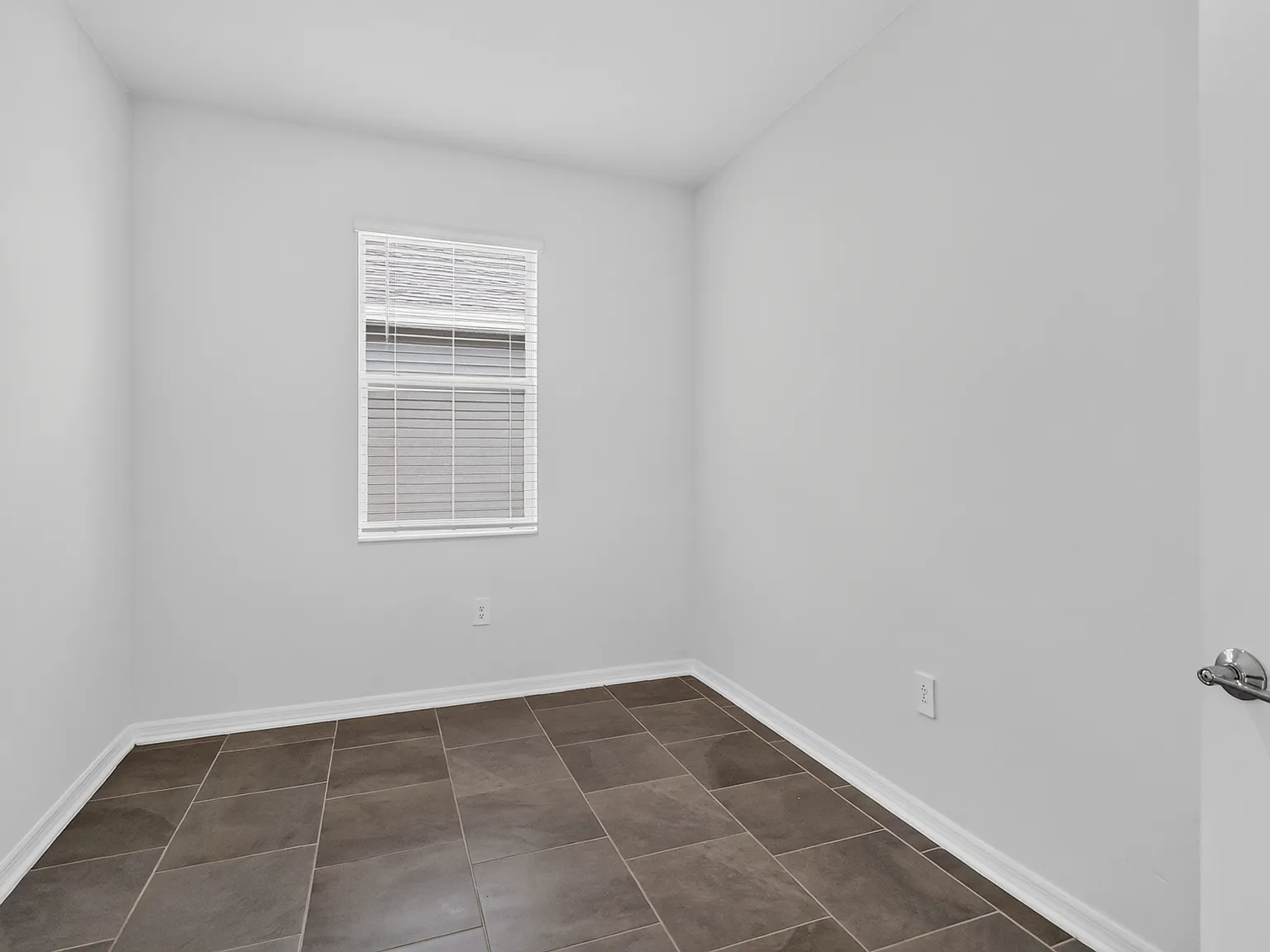 3 bed, 2000 sqft, $2,100 — Photo 4