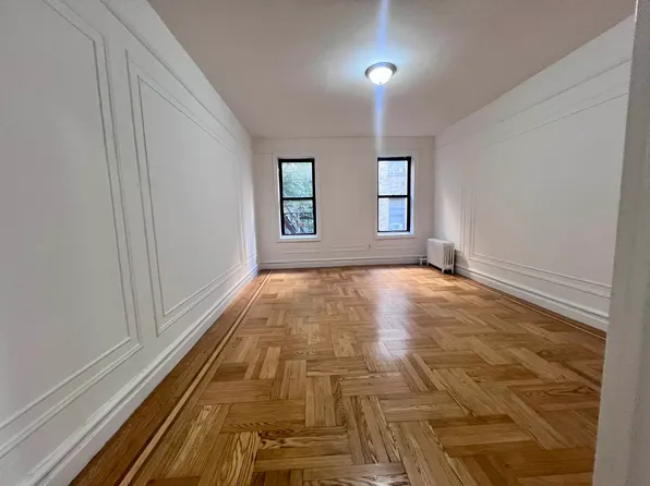 2190 Boston Road image 3 of 10