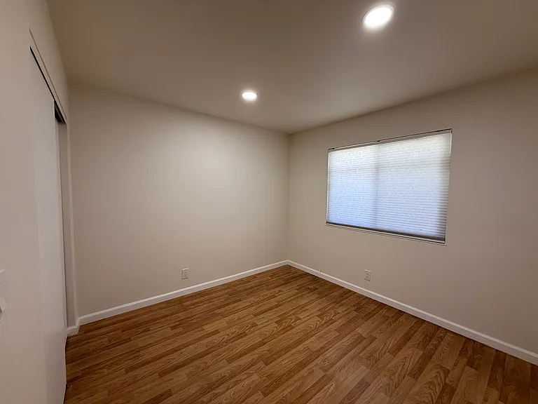 Cedar Blvd — Photo 11