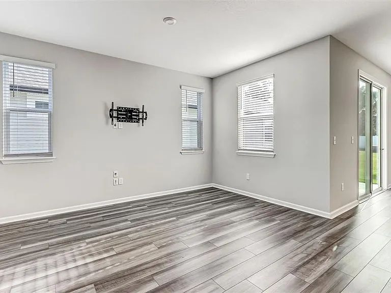 616 Palmetto Pl — Photo 2