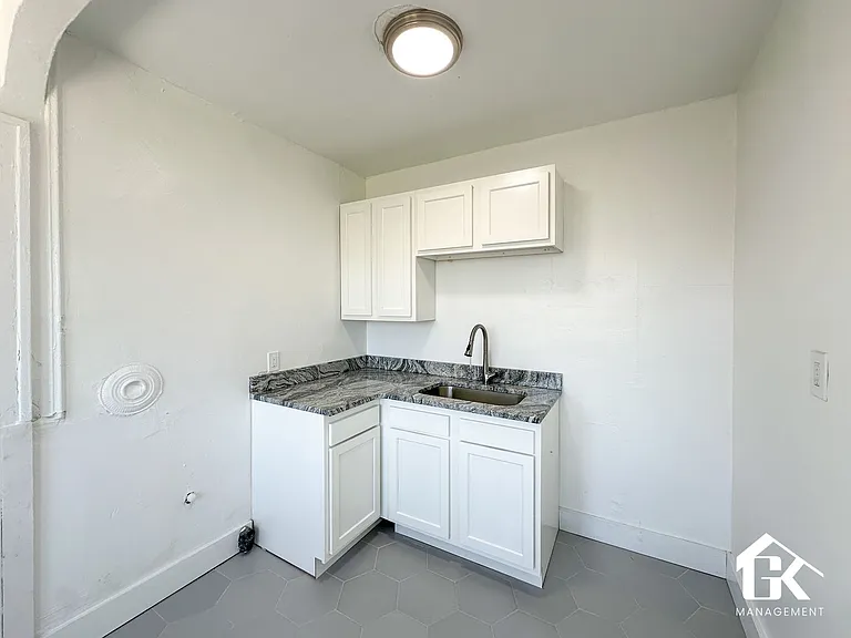 Scovel Apartments — Photo 21