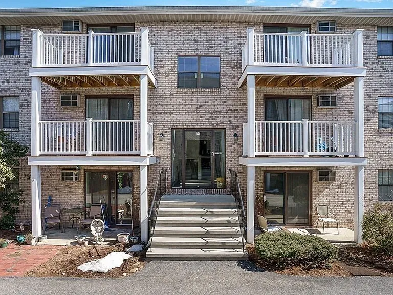 10 Kenmar Dr #28 — Photo 17