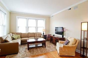 2nd image of 2150 W Ainslie St #F-4
