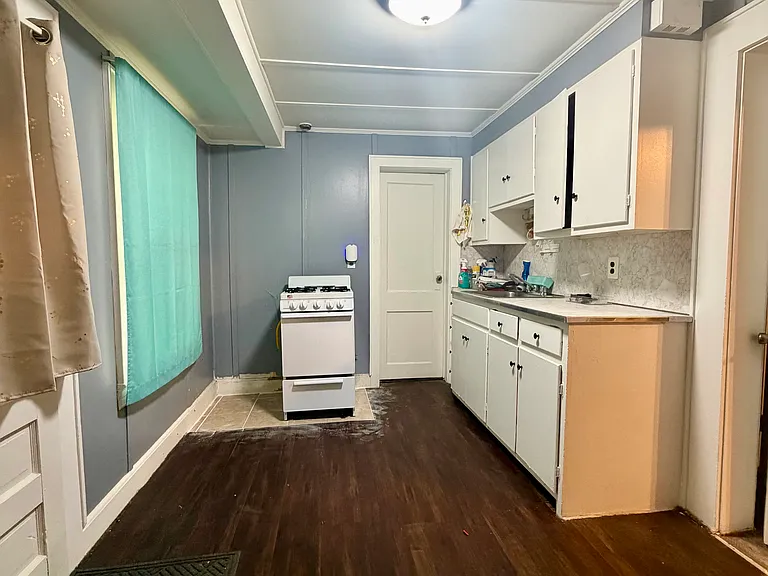 405 Clifton Blvd #R — Photo 5