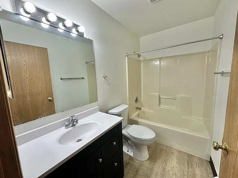436 Sullivan St #6 — Photo 14