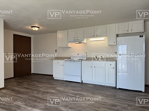 3rd image of 1920 Division St #11