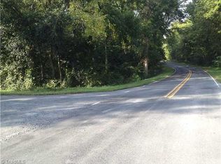 128 Cherokee Dr, Lexington, NC 27295