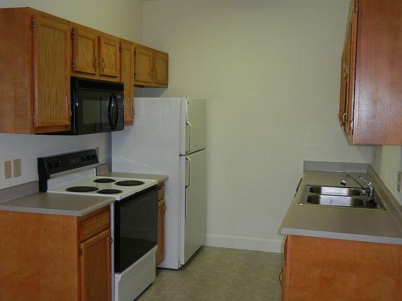 5th image of 2469 Heather Glen Ct APT 8
