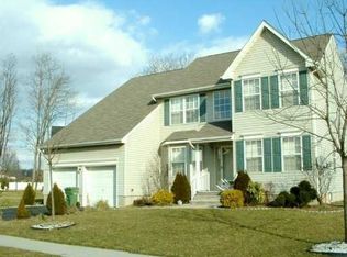 5 Ginger Dr, Edison, NJ 08837
