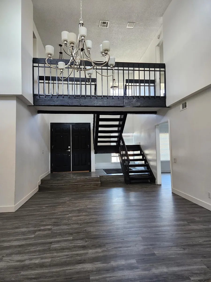 Building Photo - 4369 Goya St