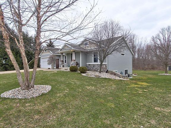 3rd image of 10783 Lance Ave