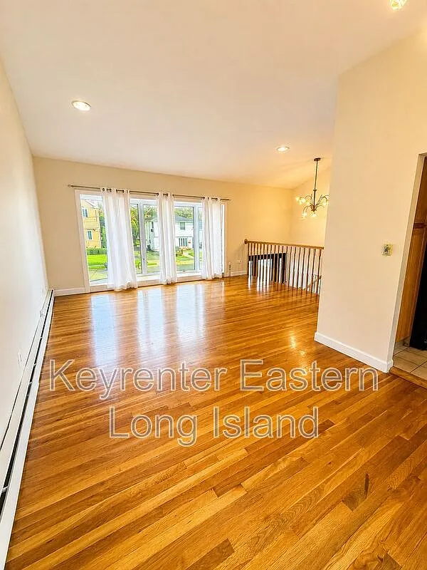 4 bed, 2.0 bath, $5,000 — Photo 3