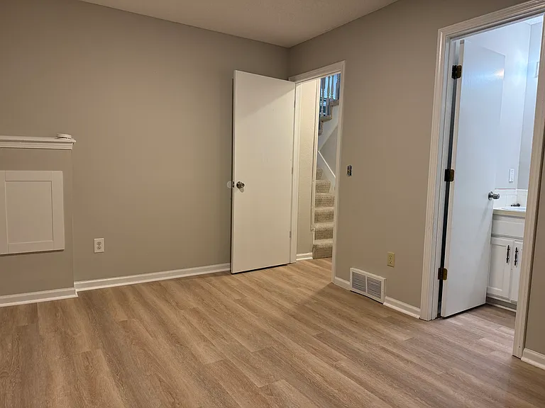 835 E Pinewood St — Photo 9