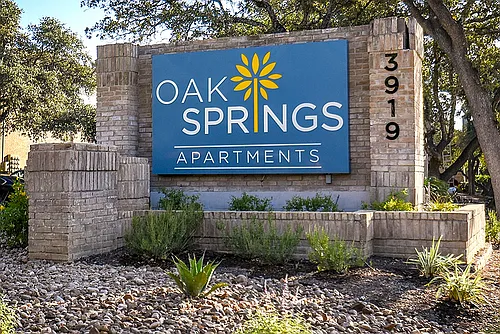 Oak Springs Apartments Photo 1