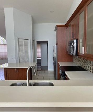 4th image of 10572 NW 51st Ter