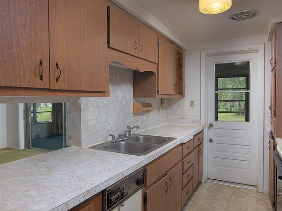 5th image of 2829 W Cypress Dr