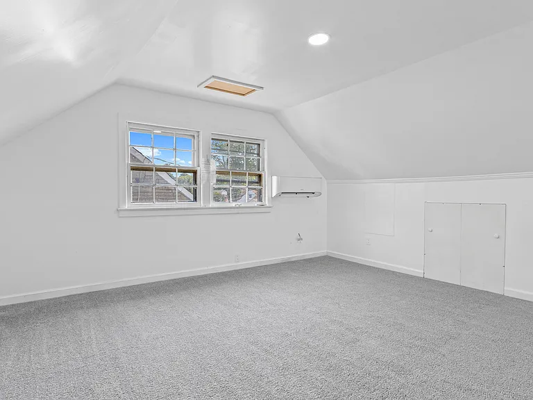 624 Chapel St — Photo 16
