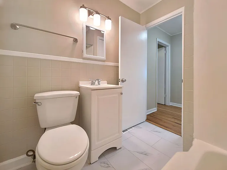 3225 Forrest Hills Dr — Photo 32