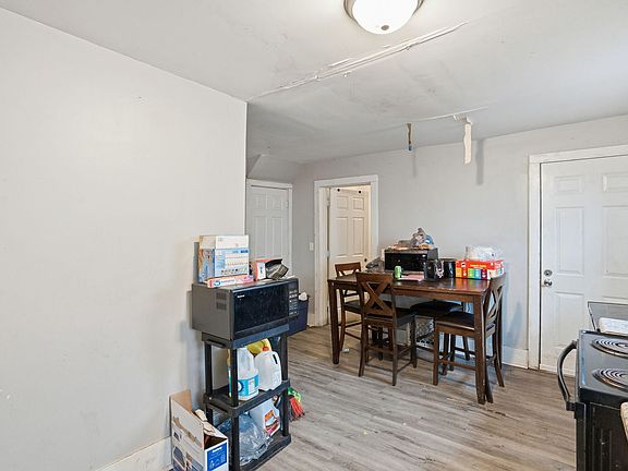 4th image of 1941 Dixwell St