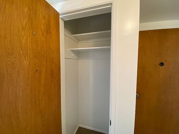 5th image of 206-208 Vista Glen Ln #210