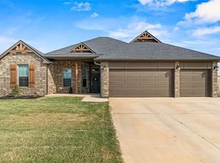 10624 Two Lakes Dr, Yukon, OK 73099