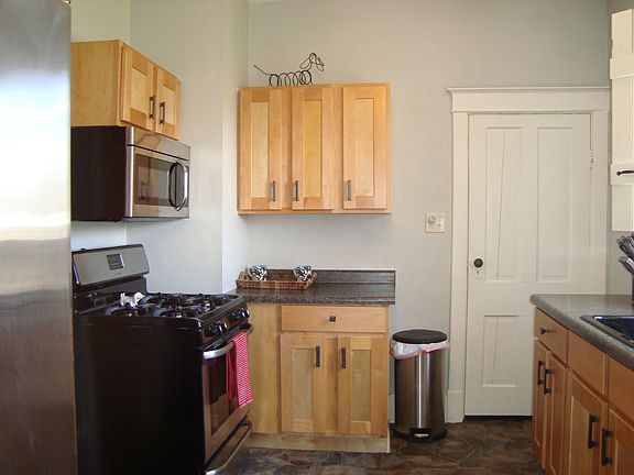 4th image of 919 W 7th St