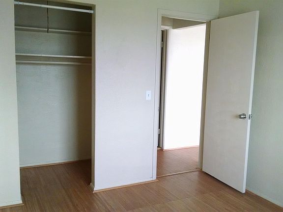 3rd image of 6038 Bagley Ave APT 8
