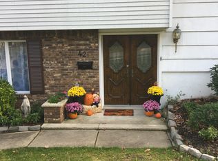 42 Berry Dr, Wayne, NJ 07470