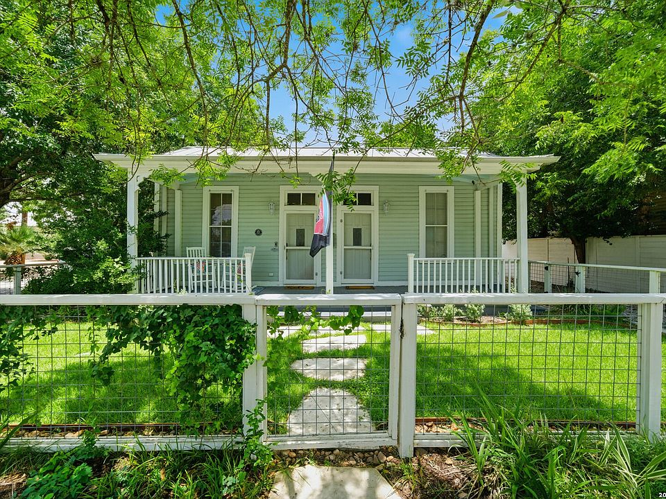 1st image of 301 BARRERA ST