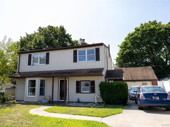 130 Balsam Lane, Levittown, NY 11756