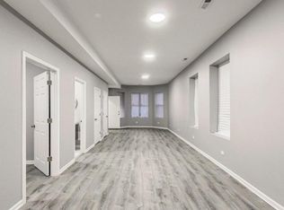 3426 W Walnut St #1, Chicago, IL 60624