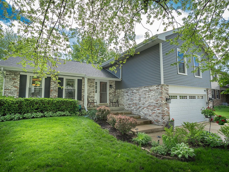 1st image of 921 E Point Dr