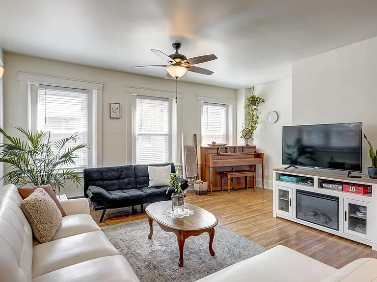 637 E Orange St #2 — Photo 14