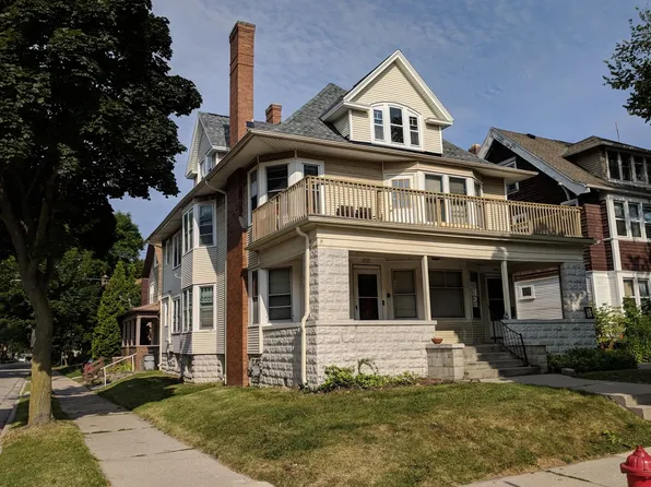 3003 N Maryland Ave, Milwaukee, WI 53211