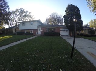 794 Scott Dr, Elgin, IL 60123