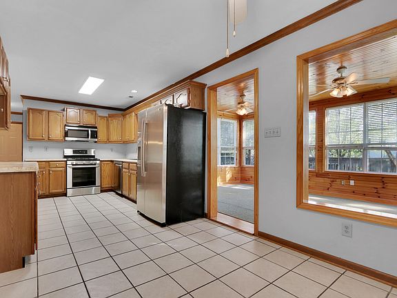 5th image of 7600 Windwood Dr