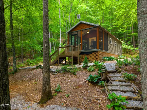 243 Jonquil Woods Road, Franklin, NC 28734