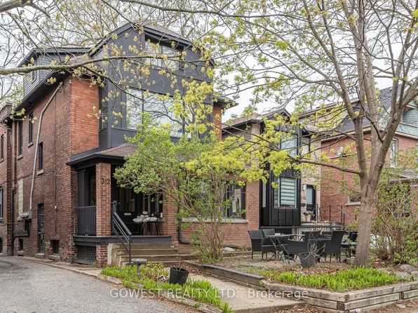 312 Quebec Ave #2, Toronto, ON M6P 2V3