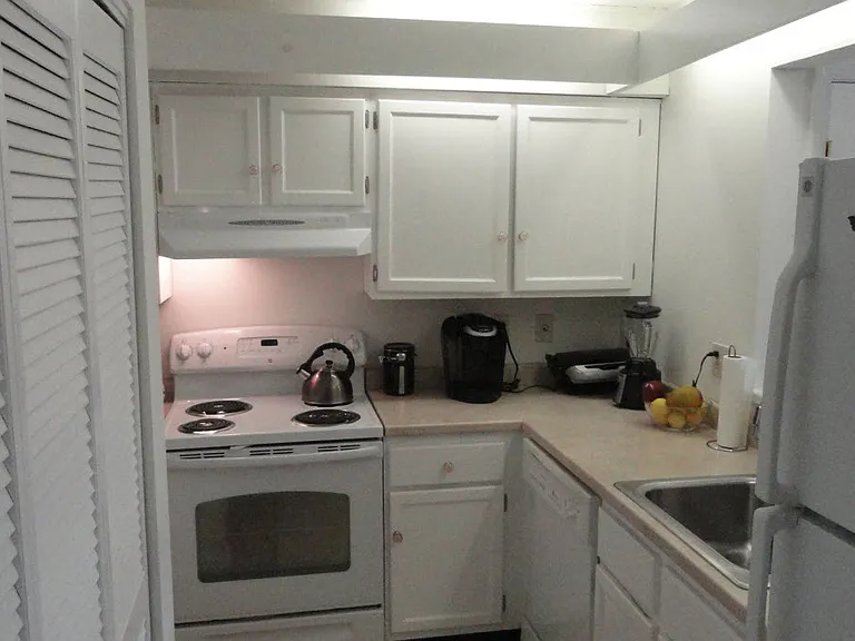 1465 E Putnam Ave #632 — Photo 9