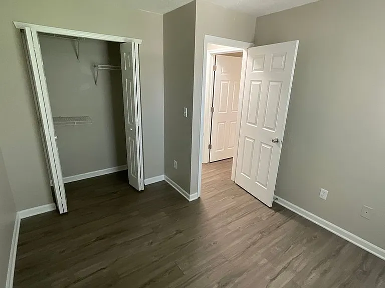 854 Eugene St — Photo 17