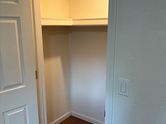 3rd image of 1336 E Mountain View Rd Unit 101