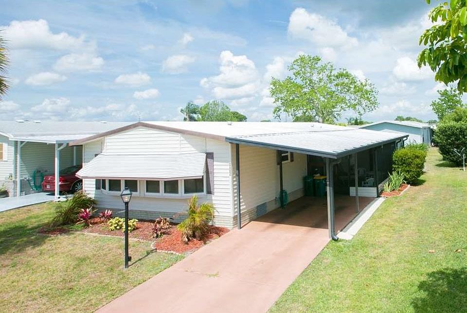 1st image of 902 Oleander Cir