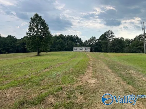 372 Stilwell Dr, Union Grove, AL 35175