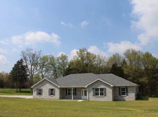 3121 Arrowhead Dr, New Bloomfield, MO 65063