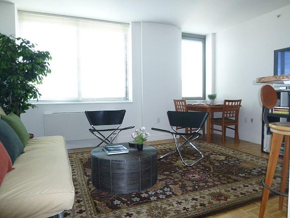 5th image of 1500 Lexington Ave APT 15G