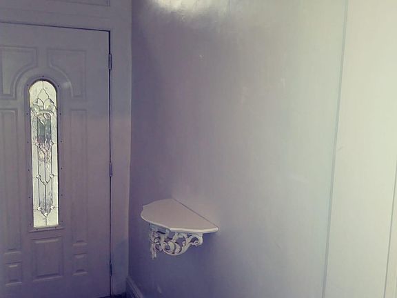 4th image of 2413 33rd St Floor 2