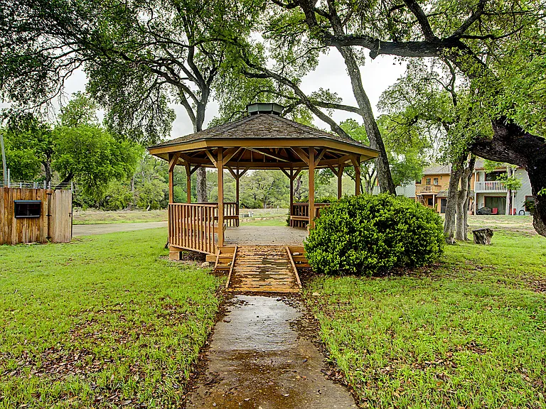 41 Cypress Fairway Vlg — Photo 30