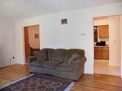 3rd image of 1561 Stratford Ct
