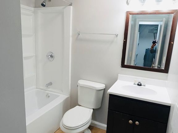 4th image of 901 Colleton St #698321fbc