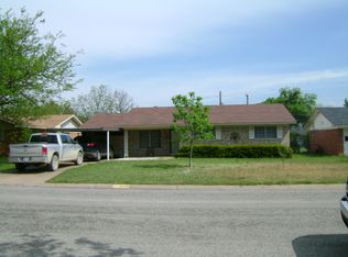 1006 W Howard St, Olney, TX 76374